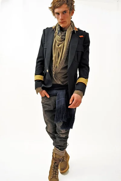 Look 15